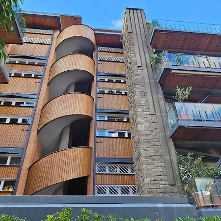 Luxury With View And Balcony At San Peter Area *